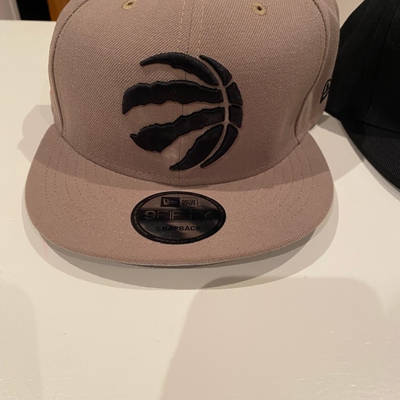Snap back/adjustable Toronto Raptors hats. - Picture 2 of 9